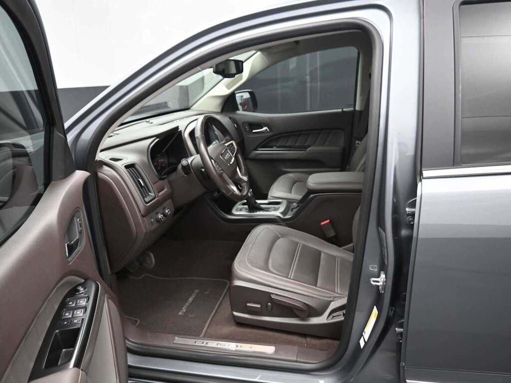 2022 GMC Canyon 4WD Crew Cab Short Box Denali
