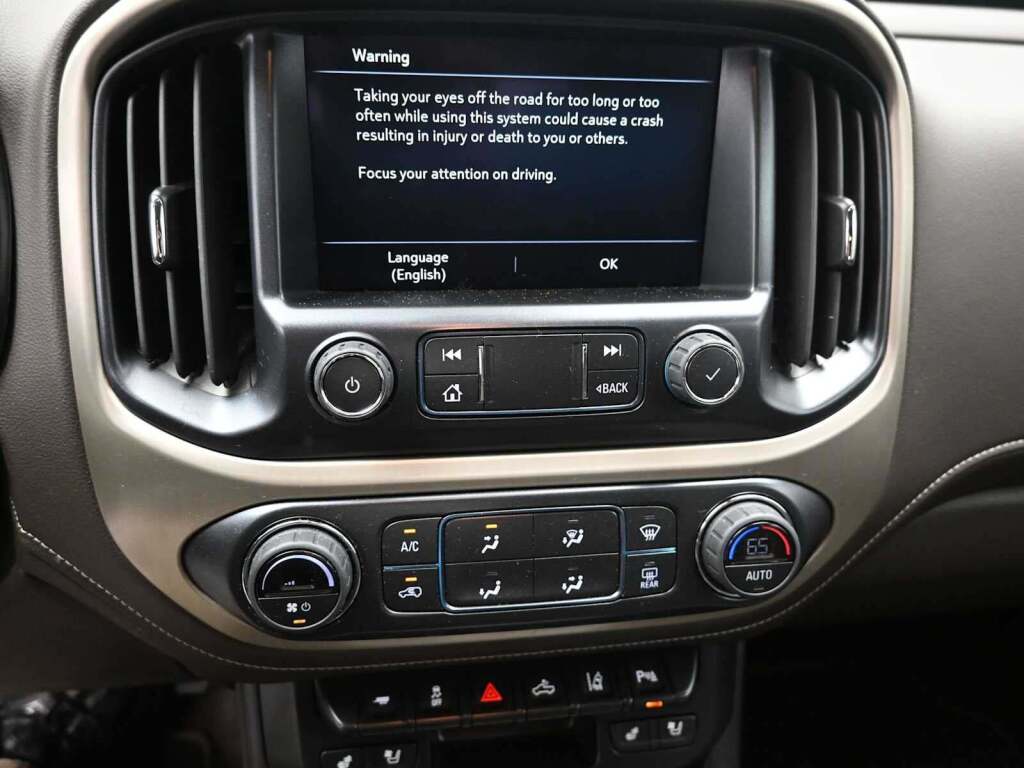 2022 GMC Canyon 4WD Crew Cab Short Box Denali