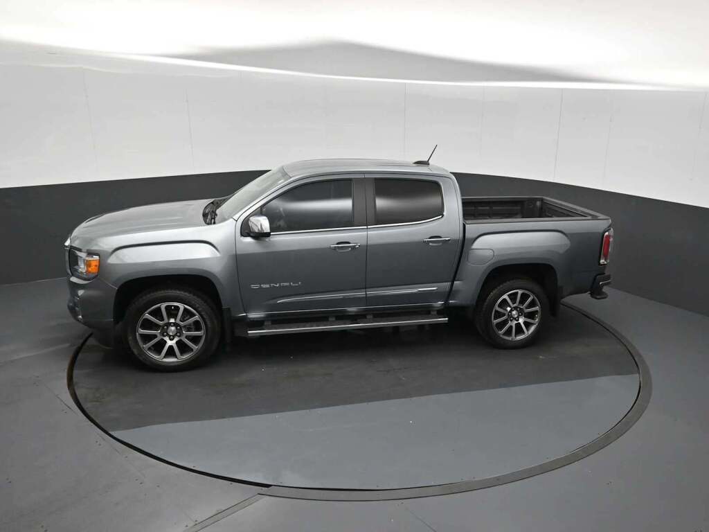 2022 GMC Canyon 4WD Crew Cab Short Box Denali