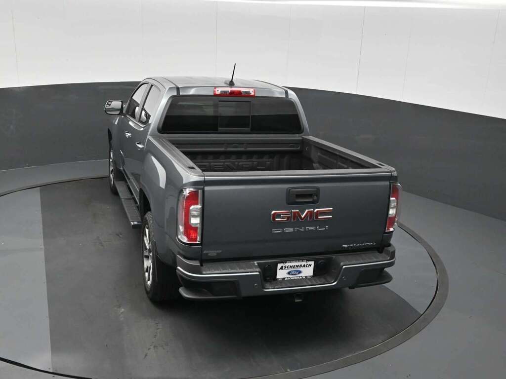 2022 GMC Canyon 4WD Crew Cab Short Box Denali