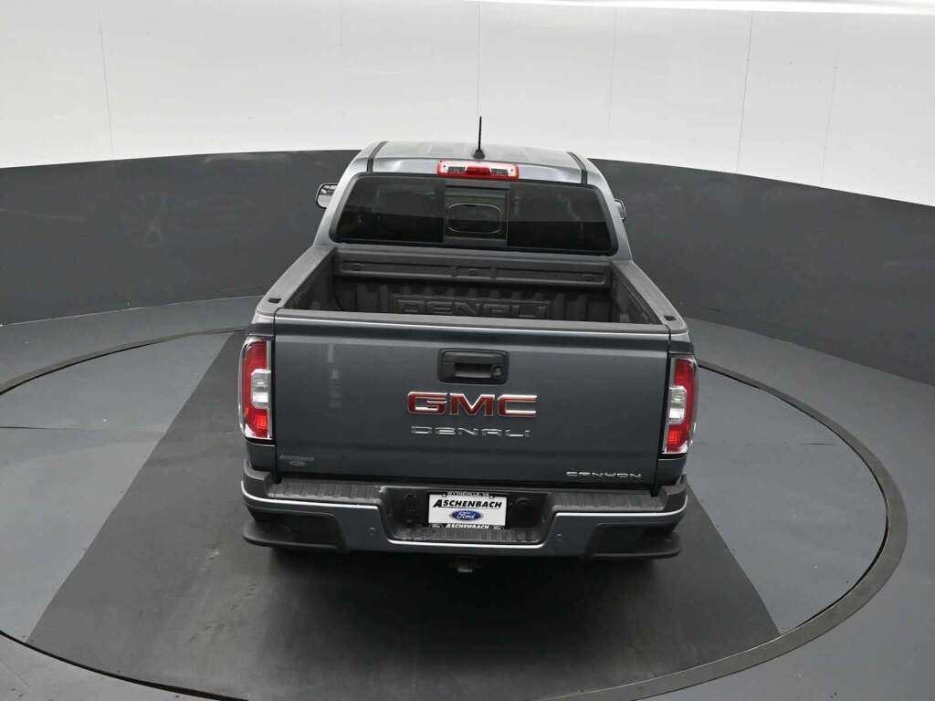 2022 GMC Canyon 4WD Crew Cab Short Box Denali