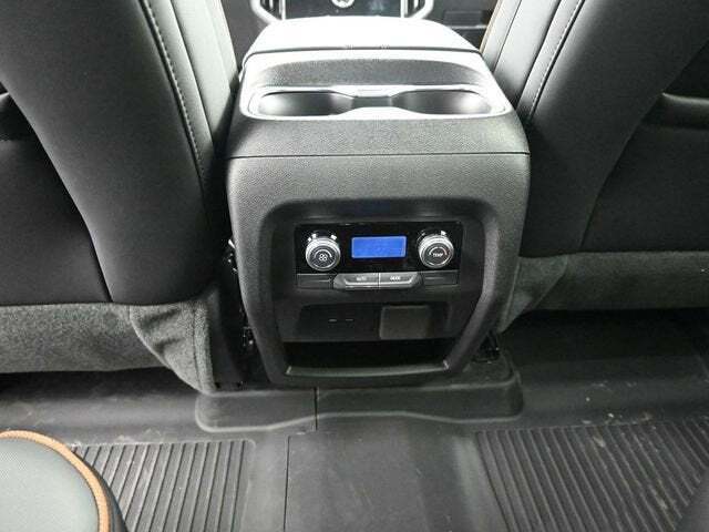 2025 GMC Acadia AWD AT4