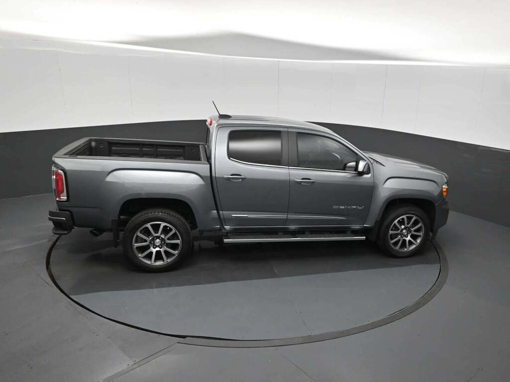2022 GMC Canyon 4WD Crew Cab Short Box Denali