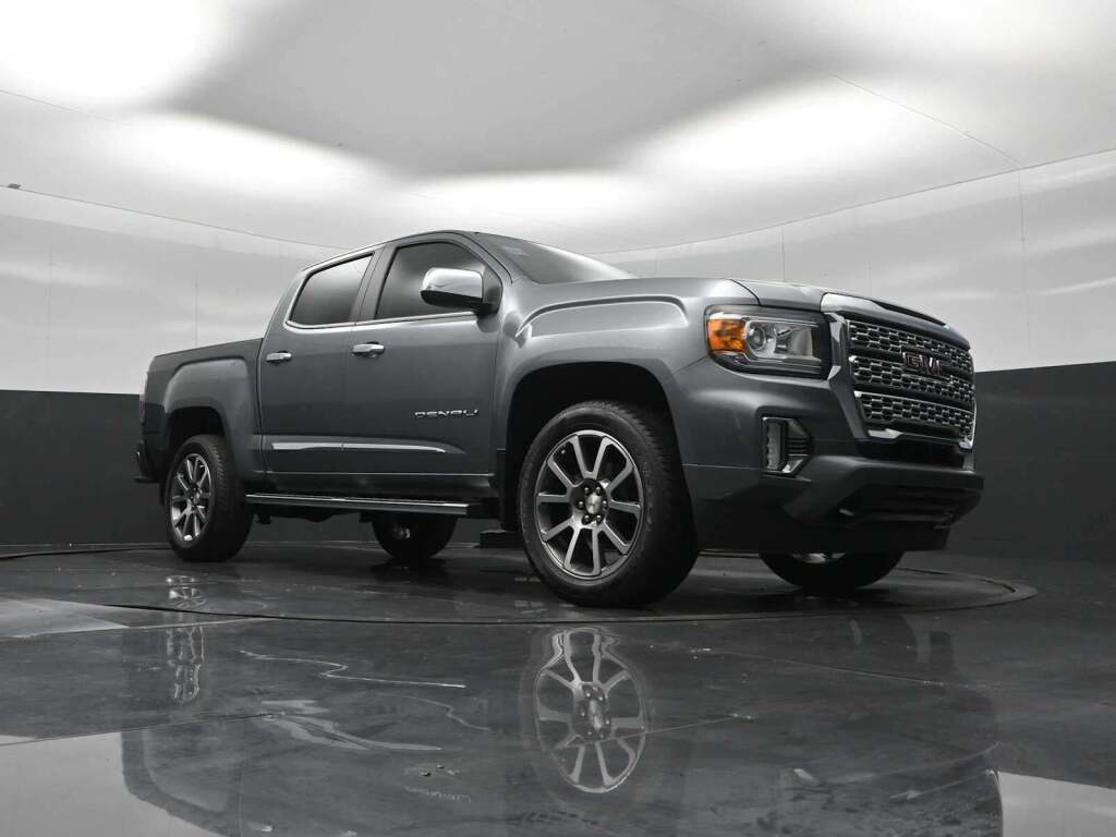 2022 GMC Canyon 4WD Crew Cab Short Box Denali