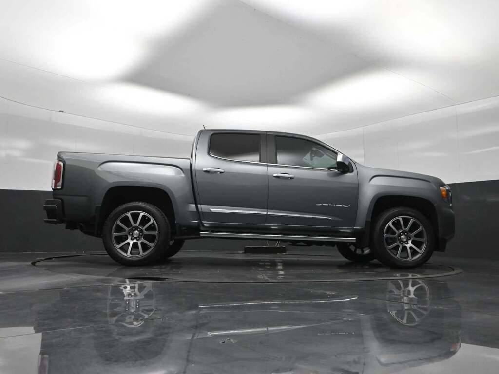 2022 GMC Canyon 4WD Crew Cab Short Box Denali