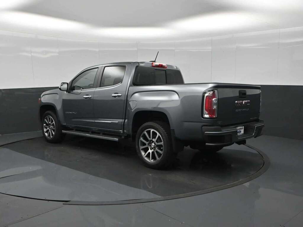 2022 GMC Canyon 4WD Crew Cab Short Box Denali