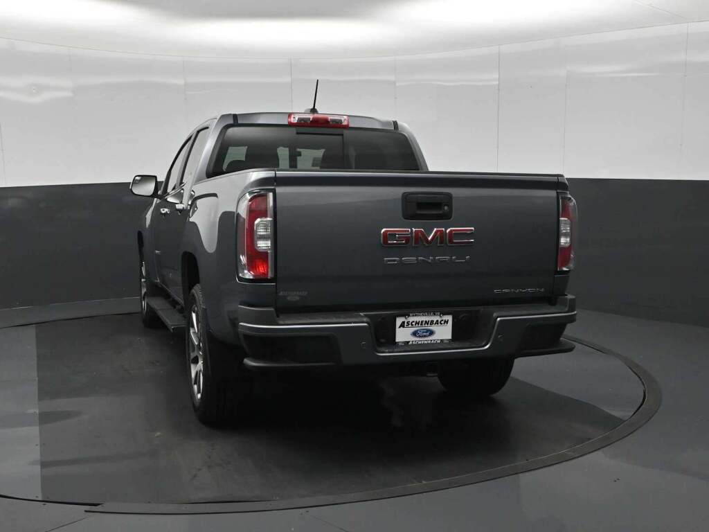 2022 GMC Canyon 4WD Crew Cab Short Box Denali