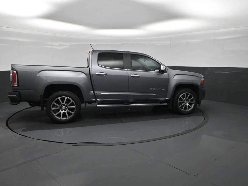 2022 GMC Canyon 4WD Crew Cab Short Box Denali