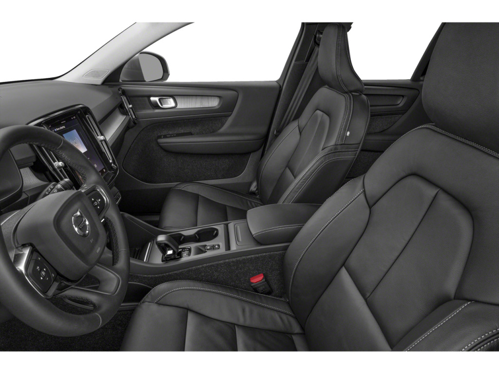 2023 Volvo XC40 B4 Ultimate Dark Theme