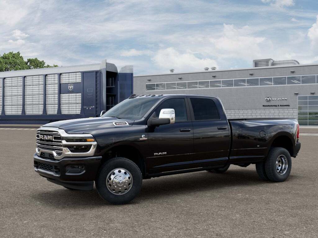 2026 Ram 3500 Laramie Crew Cab 4x4 8' Box