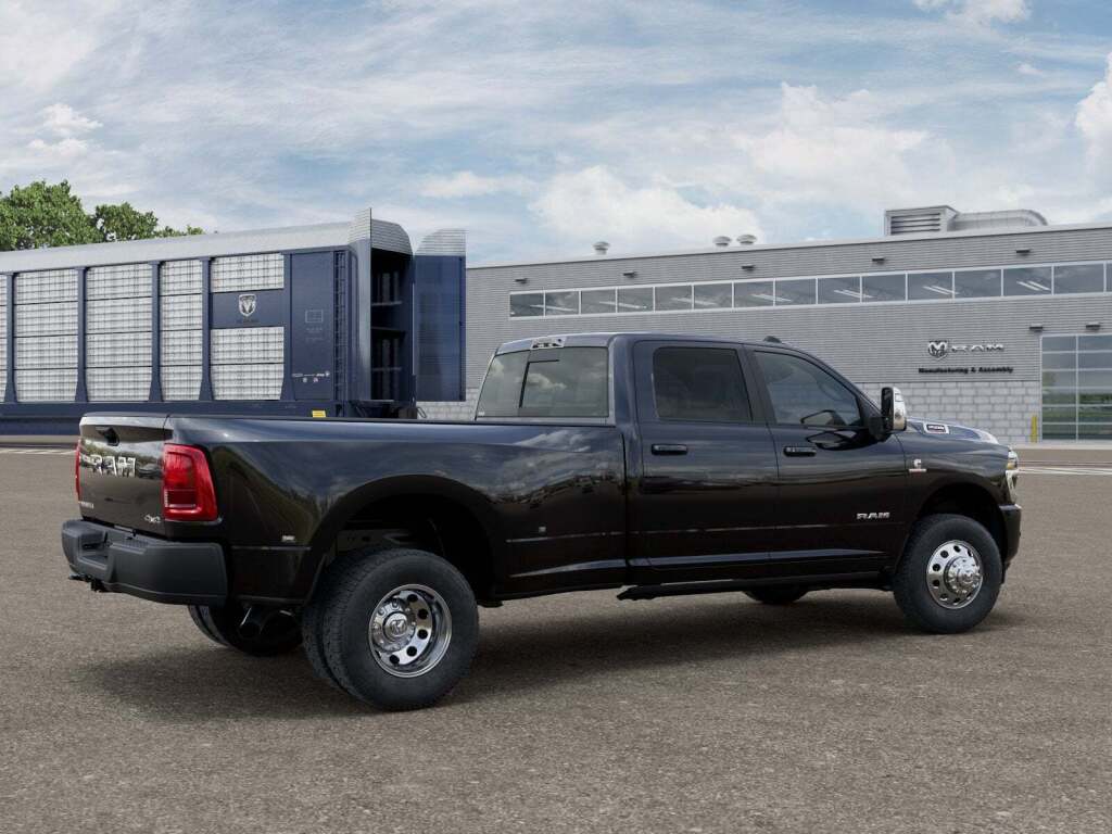 2026 Ram 3500 Laramie Crew Cab 4x4 8' Box