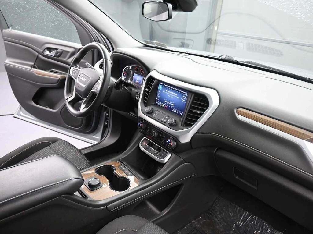 2023 GMC Acadia AWD SLE