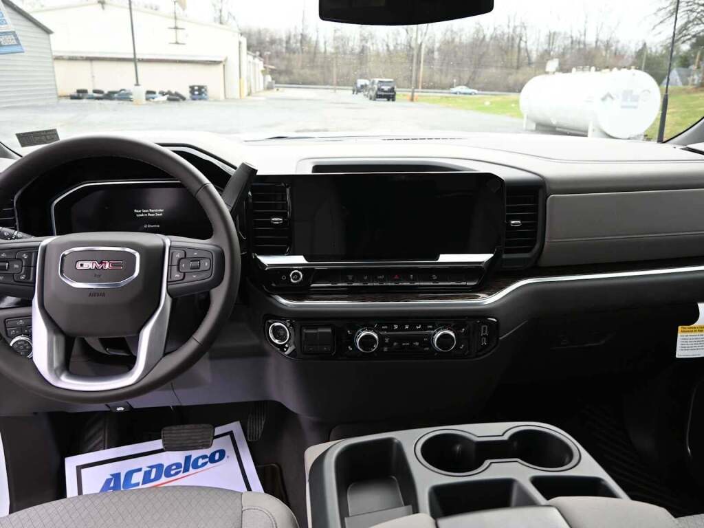 2026 GMC Sierra 2500HD SLE