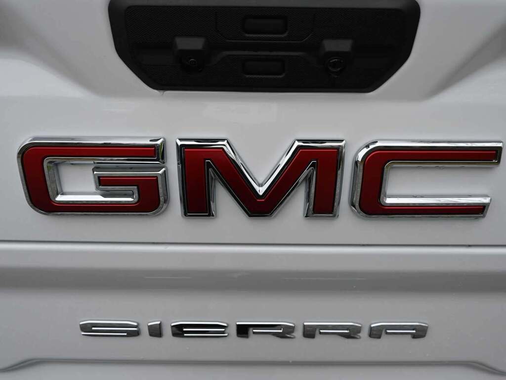2026 GMC Sierra 2500HD SLE