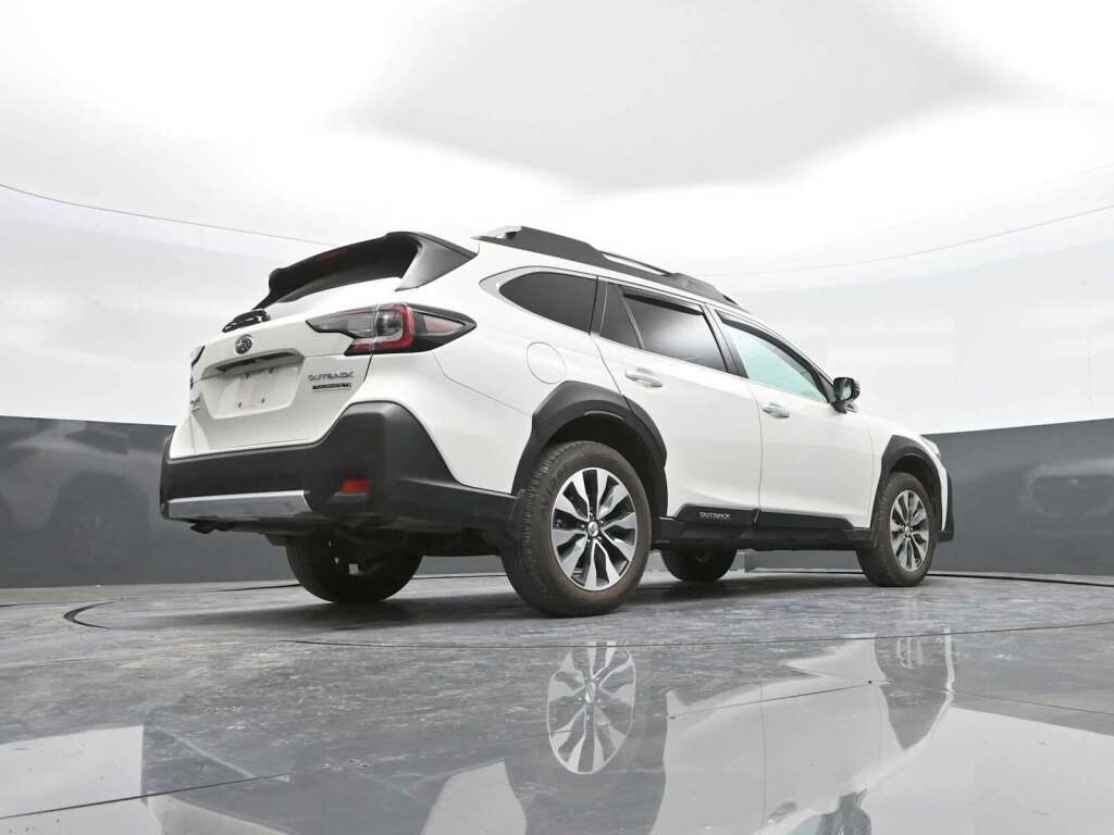 2023 Subaru Outback Touring XT