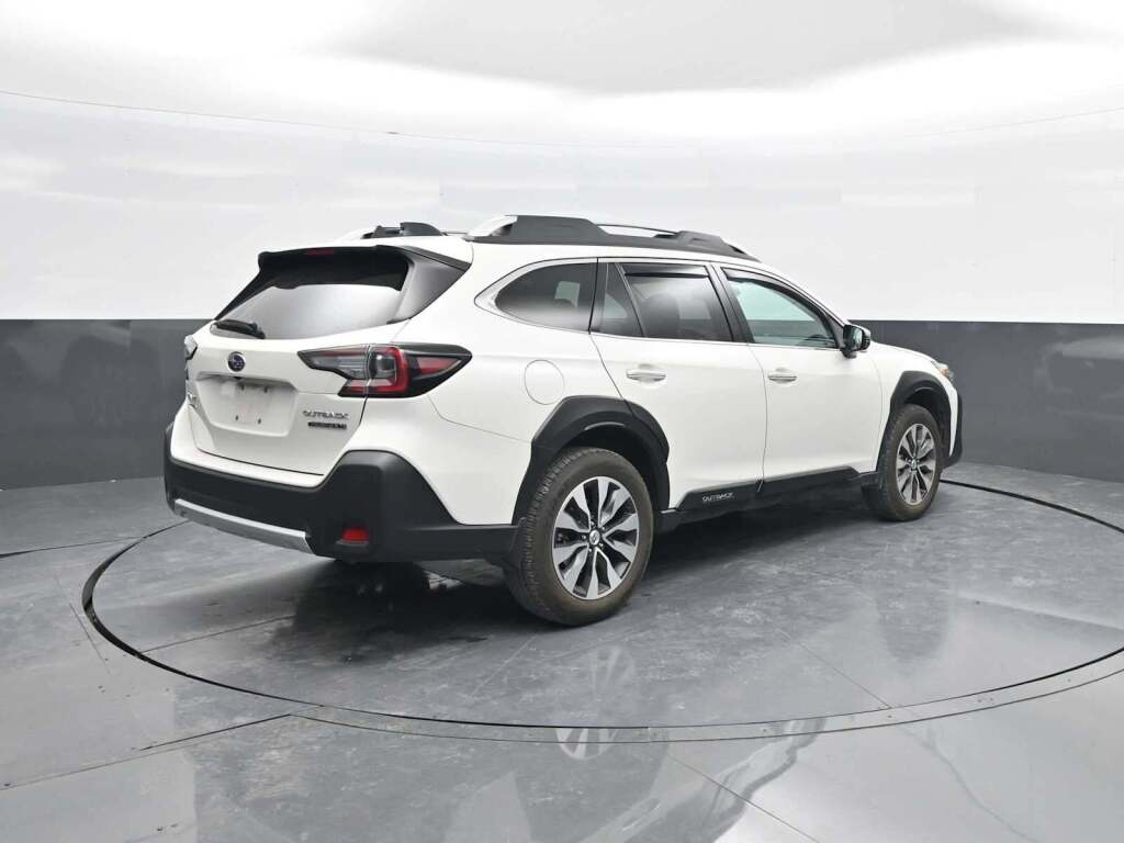 2023 Subaru Outback Touring XT