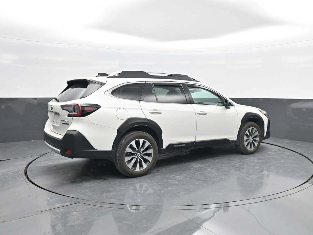 2023 Subaru Outback Touring XT