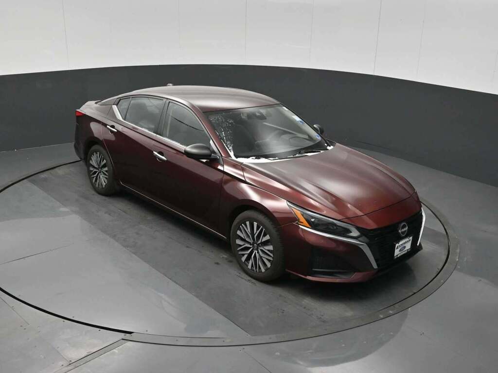 2024 Nissan Altima SV FWD