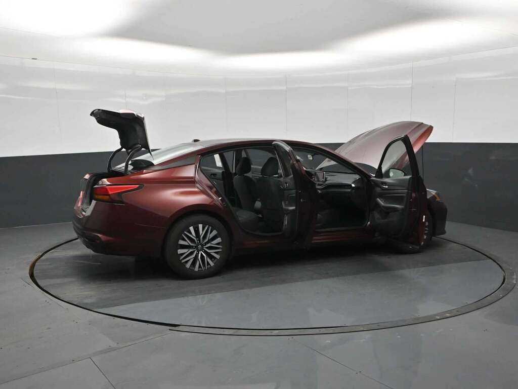 2024 Nissan Altima SV FWD