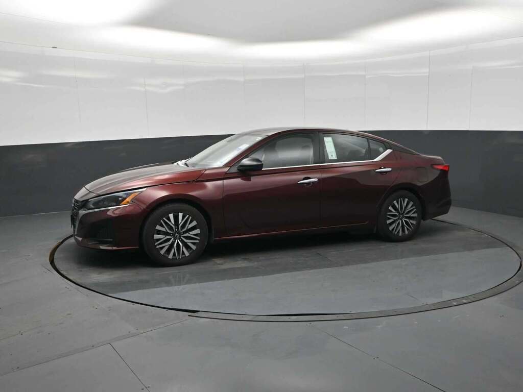 2024 Nissan Altima SV FWD