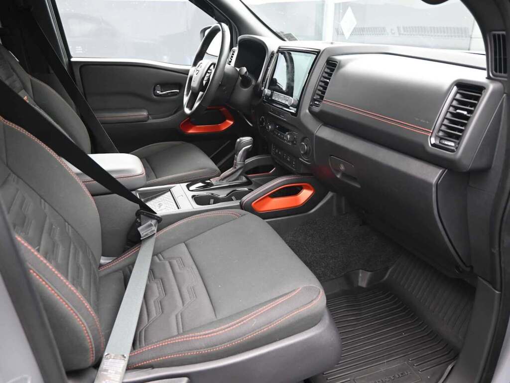 2023 Nissan Frontier Crew Cab PRO-4X 4x4