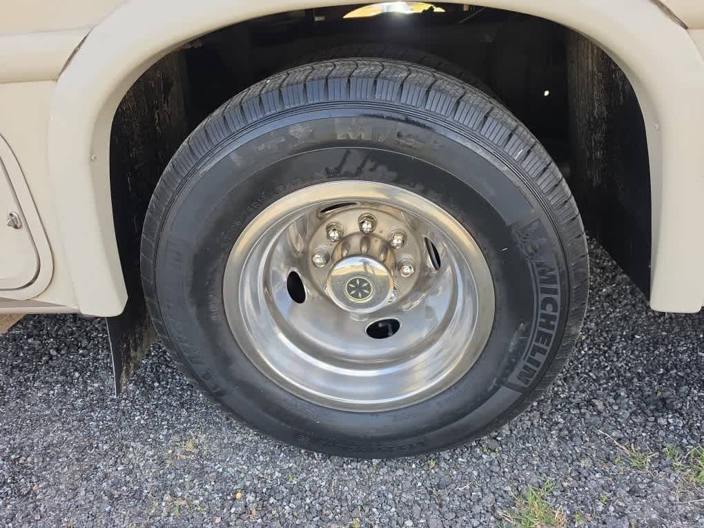 2017 Ford E-450 Cutaway 