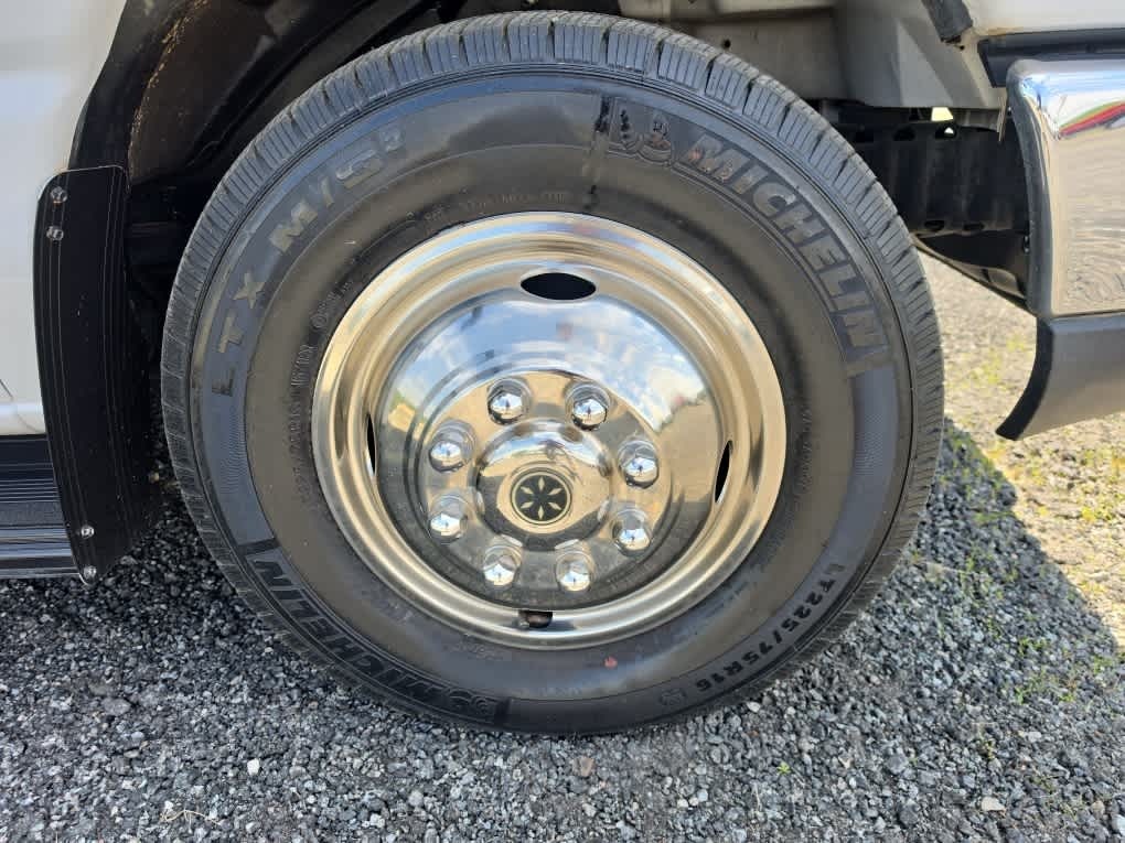 2017 Ford E-450 Cutaway 