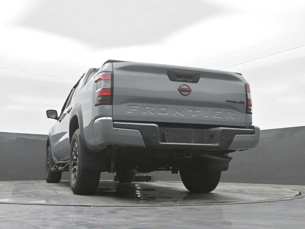2023 Nissan Frontier Crew Cab PRO-4X 4x4