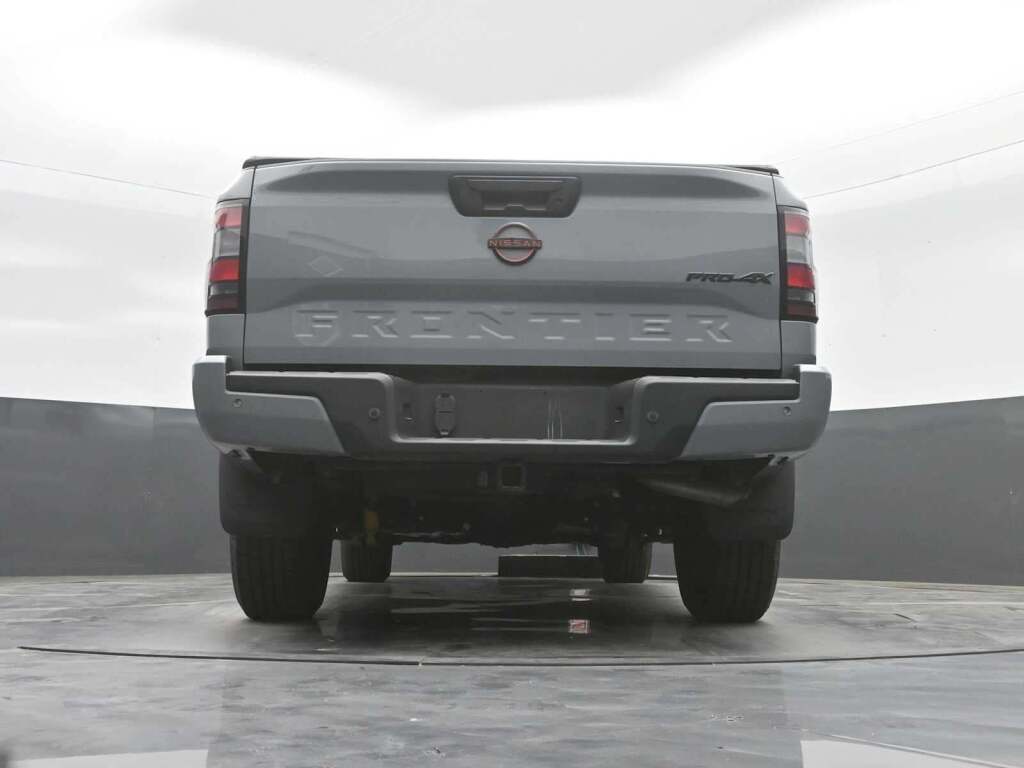 2023 Nissan Frontier Crew Cab PRO-4X 4x4