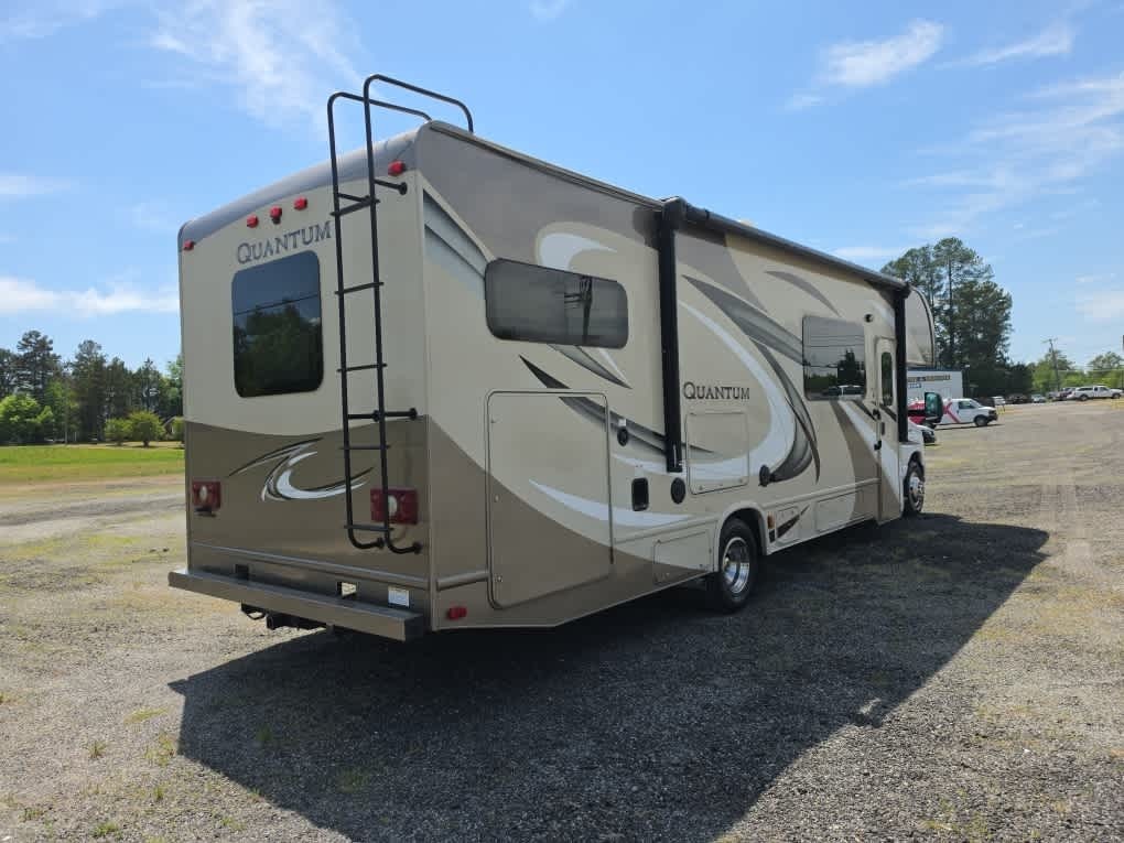2017 Ford E-450 Cutaway 