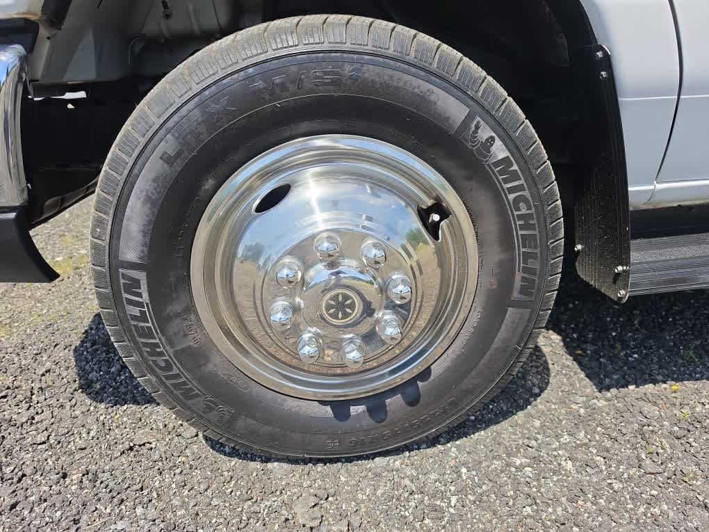 2017 Ford E-450 Cutaway 