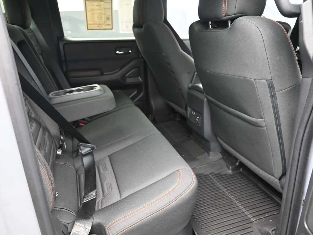2023 Nissan Frontier Crew Cab PRO-4X 4x4