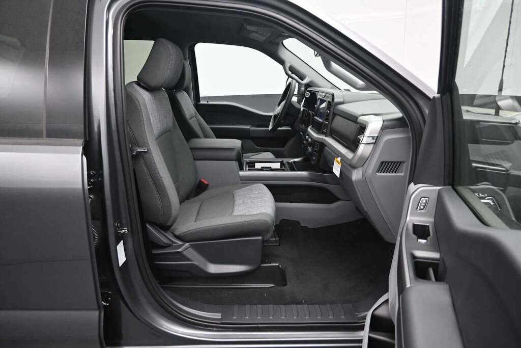 2026 Ford F-350 Super Duty XLT