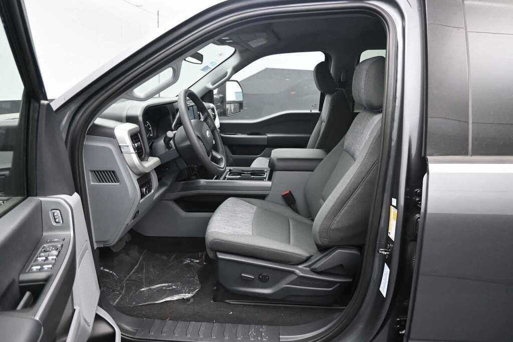 2026 Ford F-350 Super Duty XLT