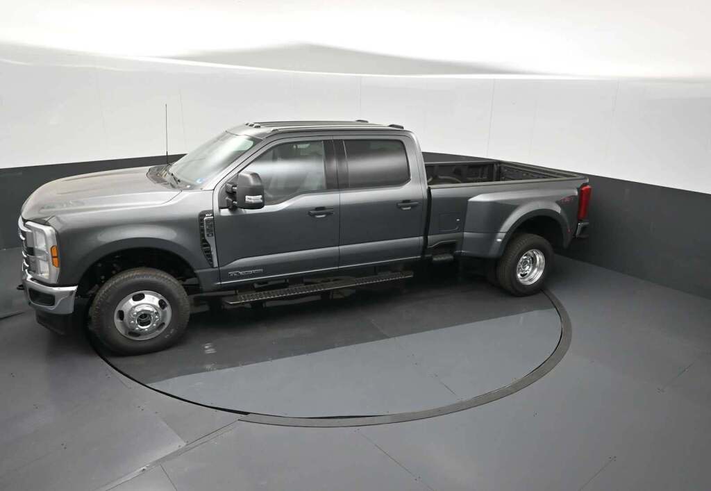 2026 Ford F-350 Super Duty XLT