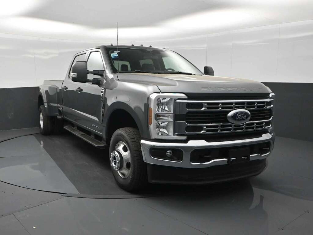 2026 Ford F-350 Super Duty XLT