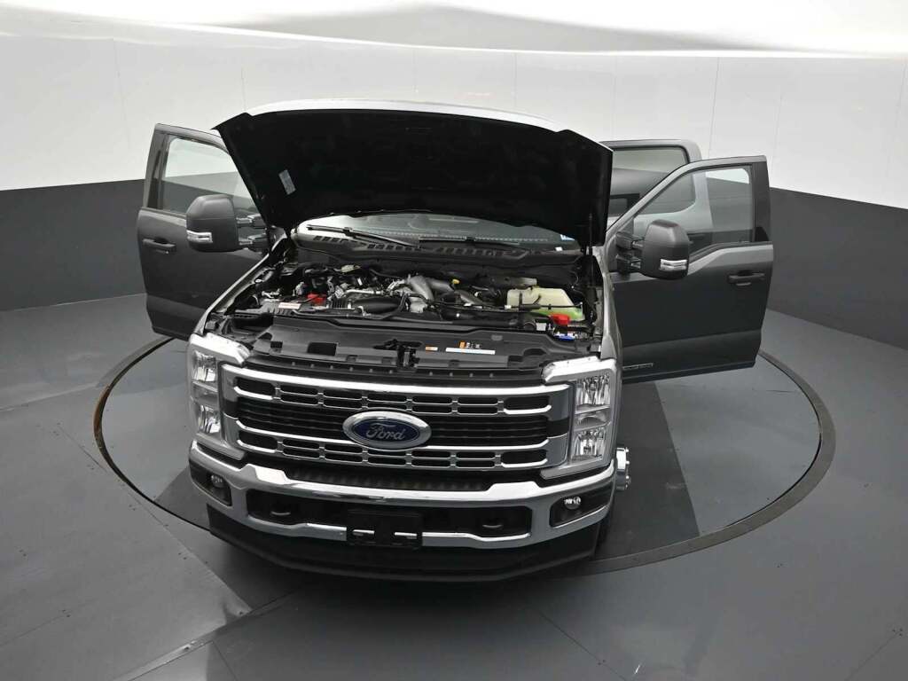 2026 Ford F-350 Super Duty XLT