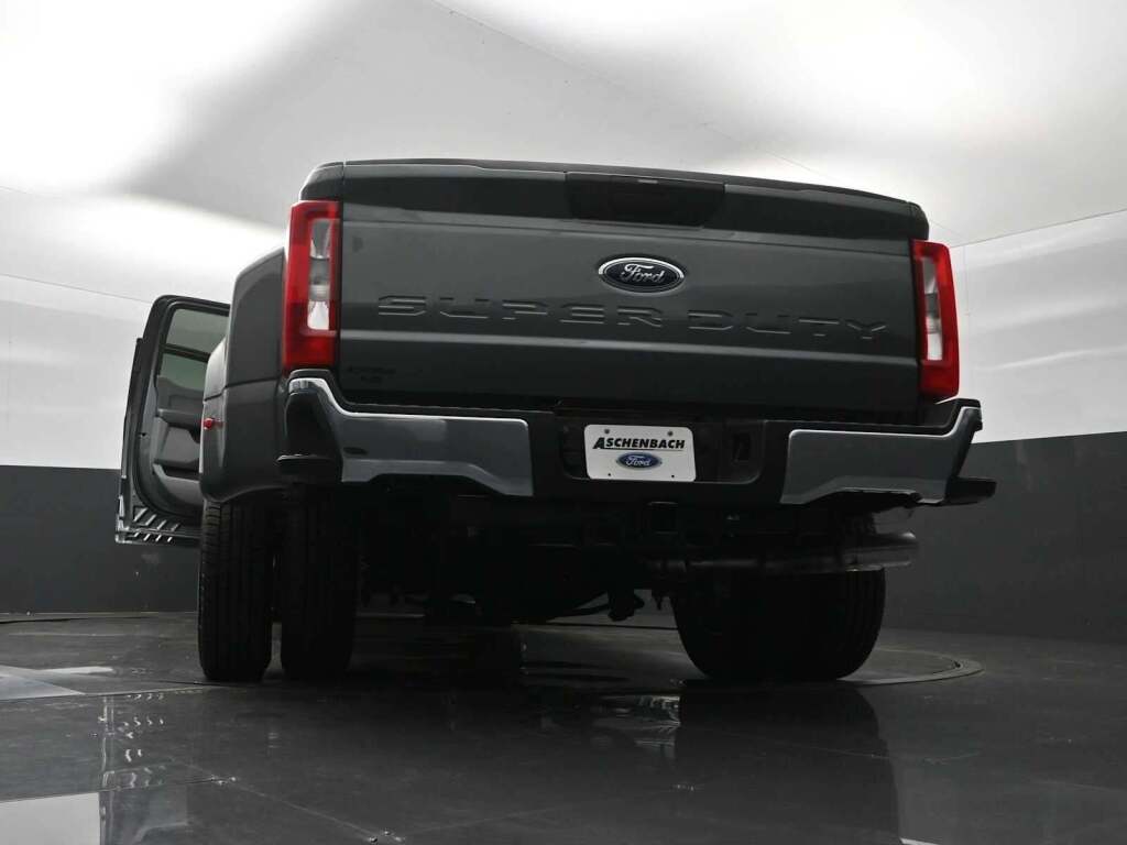 2026 Ford F-350 Super Duty XLT