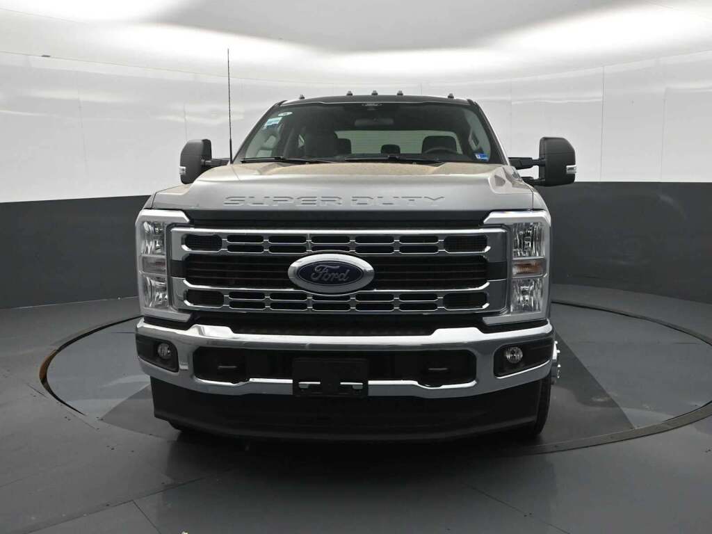 2026 Ford F-350 Super Duty XLT