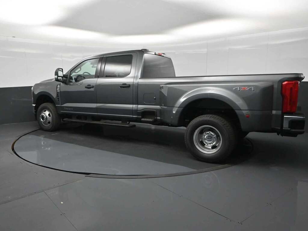2026 Ford F-350 Super Duty XLT
