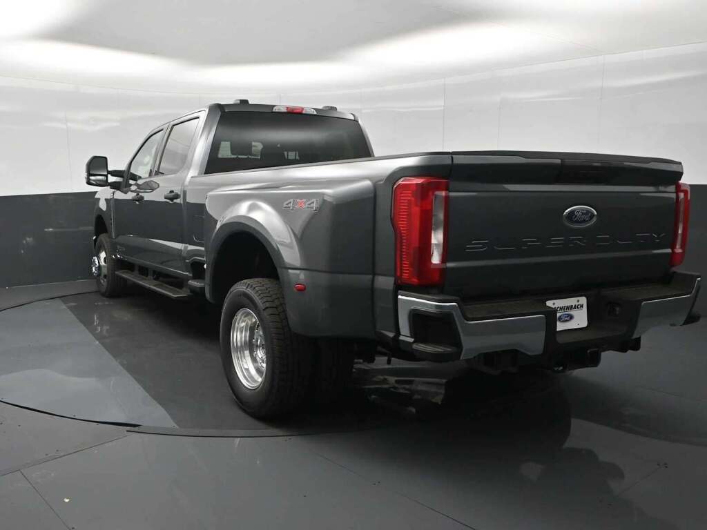 2026 Ford F-350 Super Duty XLT