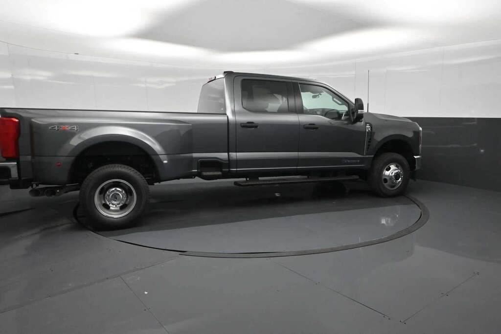 2026 Ford F-350 Super Duty XLT