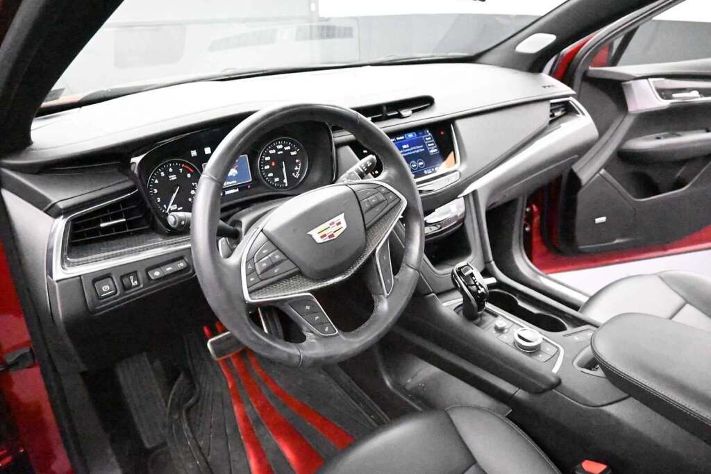 2024 Cadillac XT5 AWD Sport