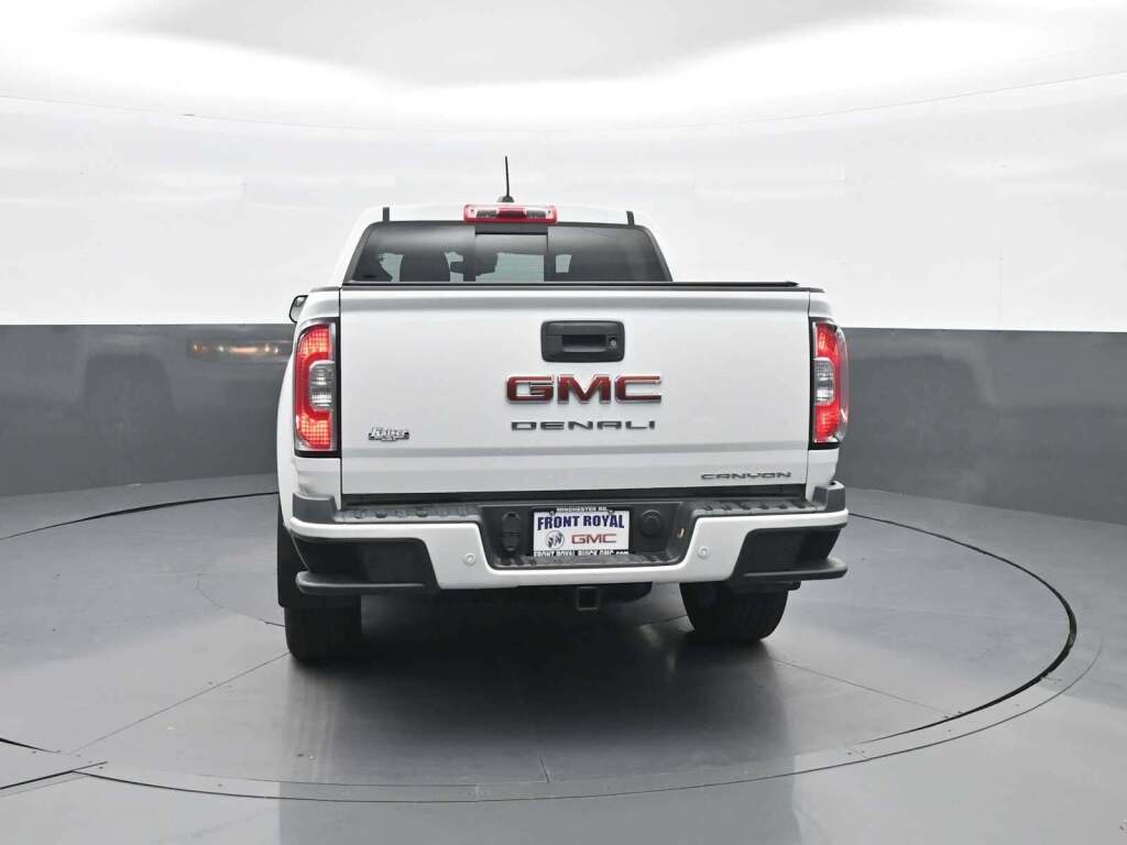 2021 GMC Canyon 4WD Crew Cab Short Box Denali