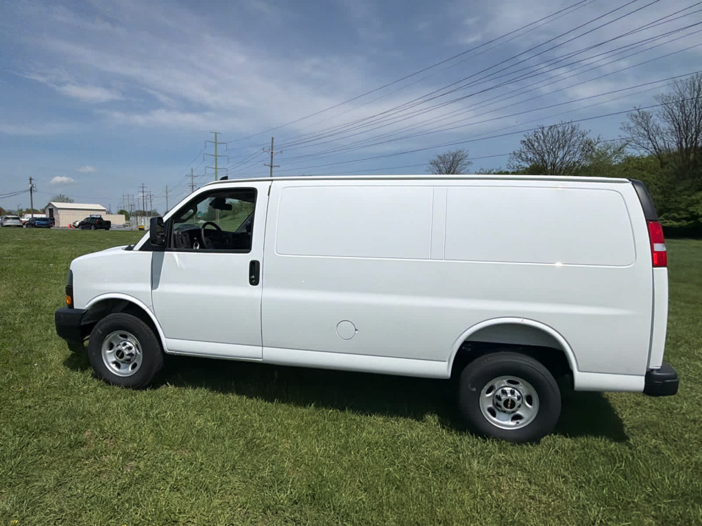2025 GMC Savana Cargo RWD 2500 Regular Wheelbase Work Van