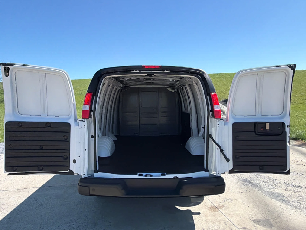 2025 GMC Savana Cargo RWD 2500 Regular Wheelbase Work Van