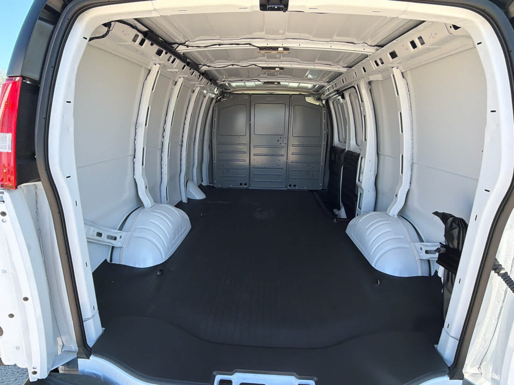 2025 GMC Savana Cargo RWD 2500 Regular Wheelbase Work Van