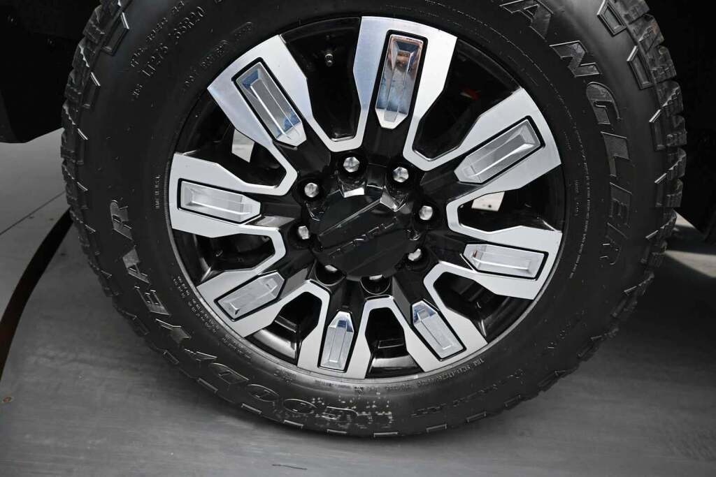 2026 GMC Sierra 2500HD Denali