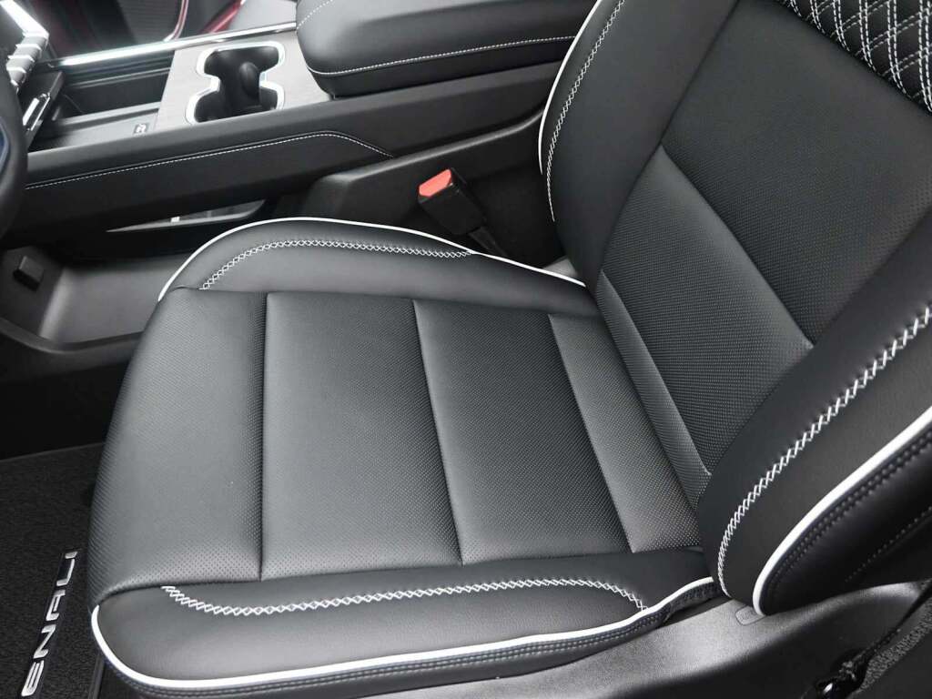 2026 GMC Acadia Denali AWD