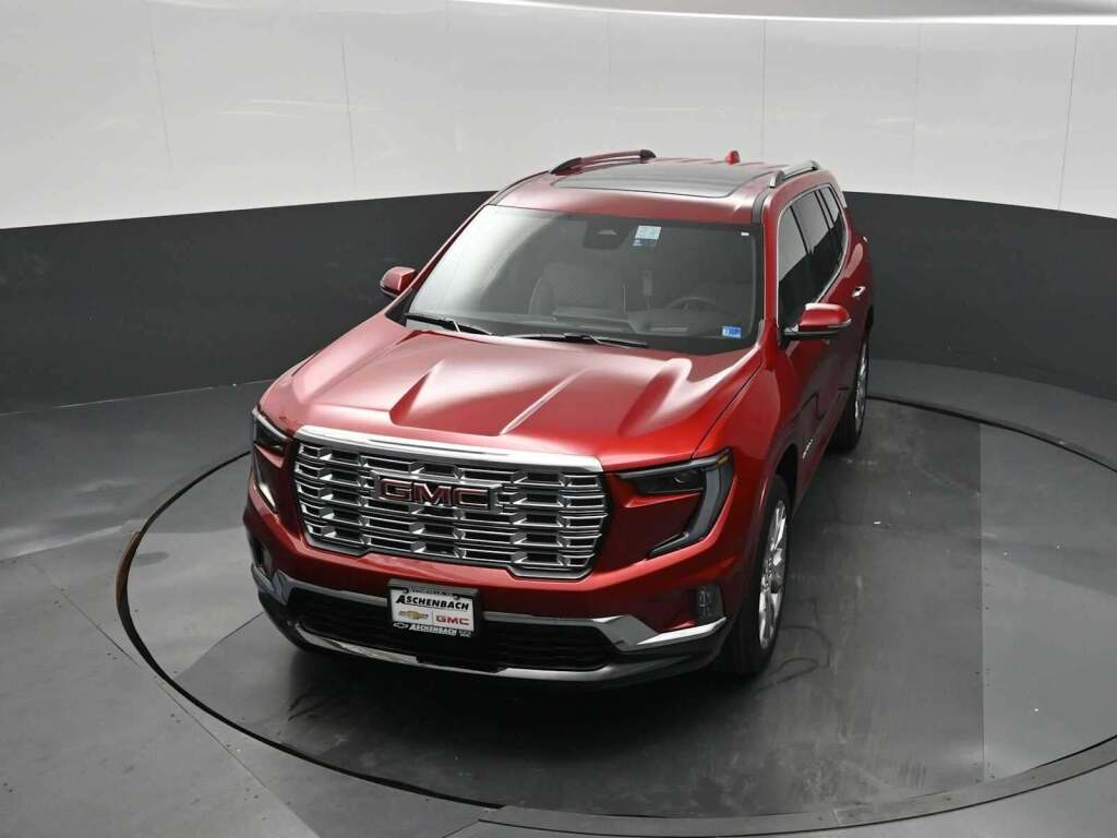 2026 GMC Acadia Denali AWD